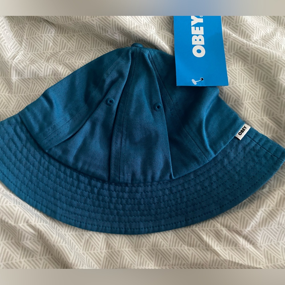Bucket hat